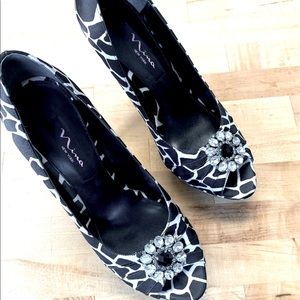 Stunning Animal Print Nina Embellished - Pumps - NWOT
